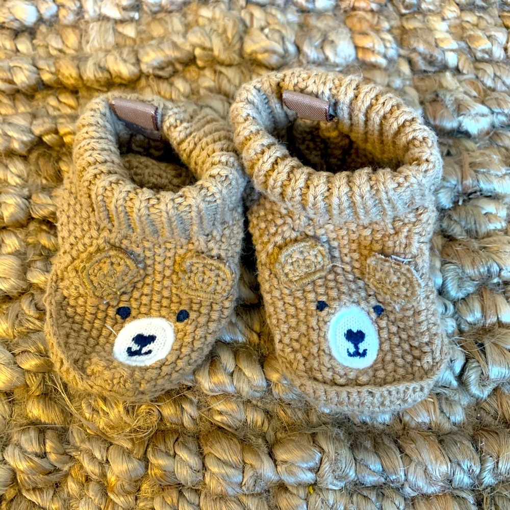 NEWBORN TEDDY BEAR SLIPPERS